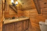 Ridgetop Pointaview - Upper Level Private Full Bathroom